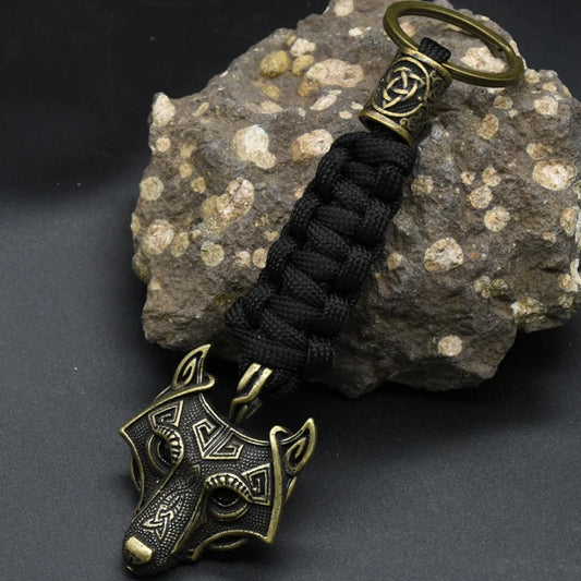 Norse Wolf Keychain – Vegvisir Rune Pendant