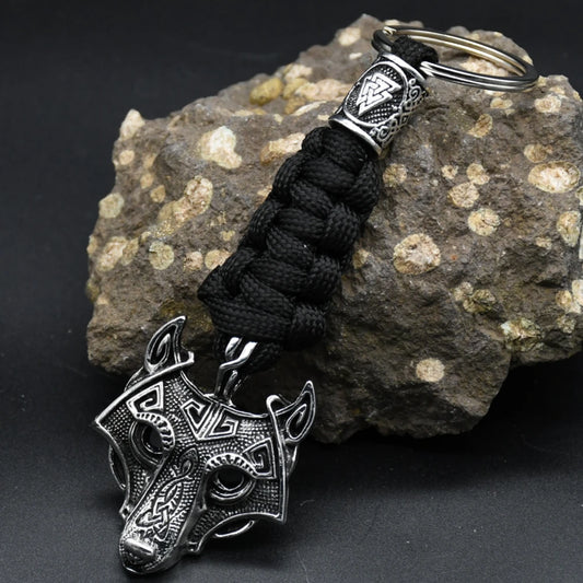 Norse Wolf Keychain – Vegvisir Rune Pendant